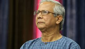 অধ্যাপক মুহাম্মদ ইউনূস মালয়েশিয়ায় সাক্ষাৎকার দিচ্ছেন, যেখানে তিনি জনগণের ইচ্ছাকে অগ্রাধিকার দিচ্ছেন।