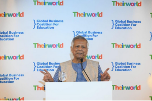 নিউইয়র্কে জাতিসংঘ সদর দফতরে বক্তব্য রাখছেন প্রধান উপদেষ্টা ড. মুহাম্মদ ইউনূস।