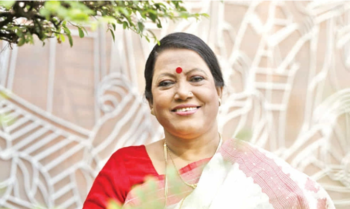 কেন্দ্রীয় শহীদ মিনারে বরেণ্য লোকসংগীতশিল্পী ফরিদা পারভীনের মরদেহে সর্বস্তরের মানুষের শ্রদ্ধা