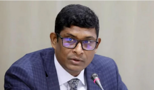 ঢাকায় বিজয়নগরে জাতীয় পার্টির কার্যালয়ে হামলার পর সাংবাদিকদের ব্রিফ করছেন জাপা মহাসচিব