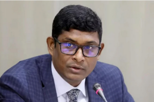 ঢাকায় বিজয়নগরে জাতীয় পার্টির কার্যালয়ে হামলার পর সাংবাদিকদের ব্রিফ করছেন জাপা মহাসচিব