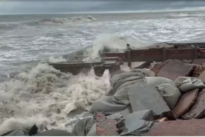 উত্তাল সাগর, বঙ্গোপসাগরে সৃষ্ট লঘুচাপের প্রভাবে ৬ জেলায় ঝড়ের শঙ্কা