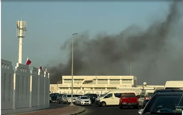 দোহায় ইসরায়েলের বিমান হামলার পর ধোঁয়ায় আচ্ছন্ন ভবন