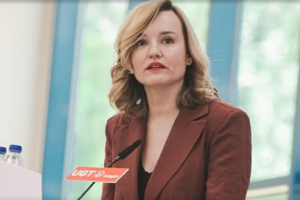 স্পেনের ক্রীড়ামন্ত্রী পিলার আলেগ্রিয়া ইসরায়েলকে আন্তর্জাতিক ক্রীড়াঙ্গন থেকে নিষিদ্ধ করার দাবি জানাচ্ছেন।