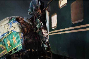 গাজীপুরে অরক্ষিত রেলক্রসিংয়ে ট্রেনের ধাক্কায় দুমড়ে-মুচড়ে যাওয়া ট্রাক