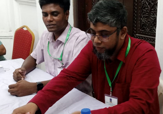 ডাকসু নির্বাচনে ভোটকেন্দ্রে ব্যালট বিভ্রাটের জেরে পোলিং অফিসারকে দায়িত্ব থেকে অব্যাহতি দেওয়া হয়েছে।