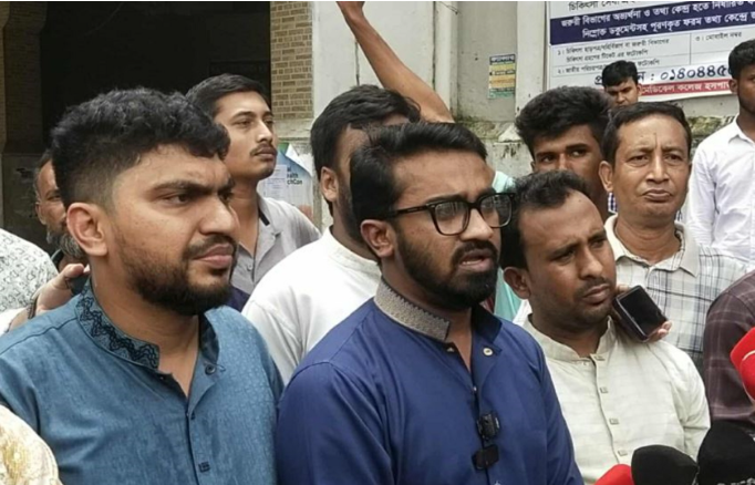 ঢাকা মেডিকেলে চিকিৎসাধীন গণঅধিকার পরিষদের সভাপতি নুরুল হক নুর