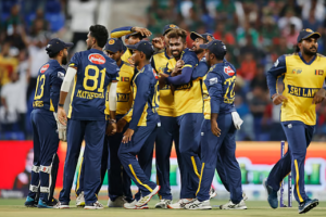 আবুধাবির আবু জায়েদ স্টেডিয়ামে শ্রীলঙ্কার বিপক্ষে হতাশায় মাঠ ছাড়ছেন বাংলাদেশের ক্রিকেটাররা