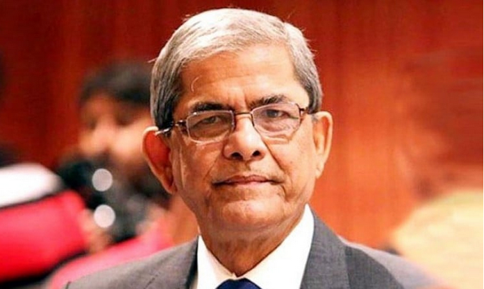 নিউইয়র্কের গ্র্যান্ড হায়াত হোটেলে সাংবাদিকদের সঙ্গে কথা বলছেন বিএনপি মহাসচিব মির্জা ফখরুল ইসলাম আলমগীর।