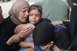 গাজার ধ্বংসস্তূপের মধ্যে সাধারণ মানুষ—যুদ্ধ ও দখলদারিত্বের শিকার ফিলিস্তিনিরা