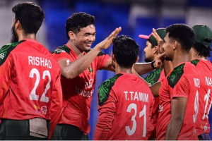 শারজাহতে জয় উদযাপন করছেন বাংলাদেশের ক্রিকেটাররা — আফগানিস্তানের বিপক্ষে সিরিজে হোয়াইটওয়াশ।